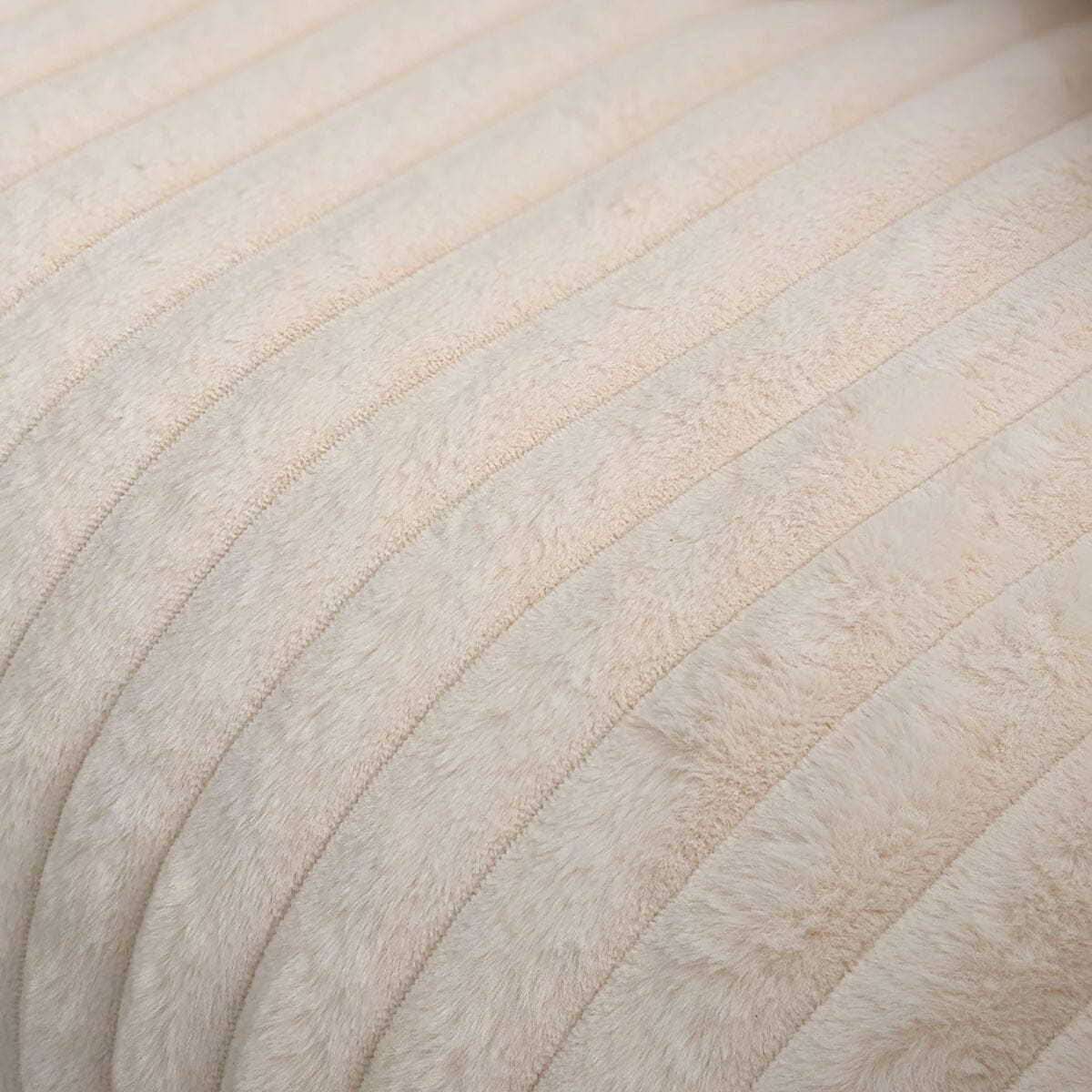 Aspen Cream Faux Fur Chunky Ribbed Large Sofa - Image 3