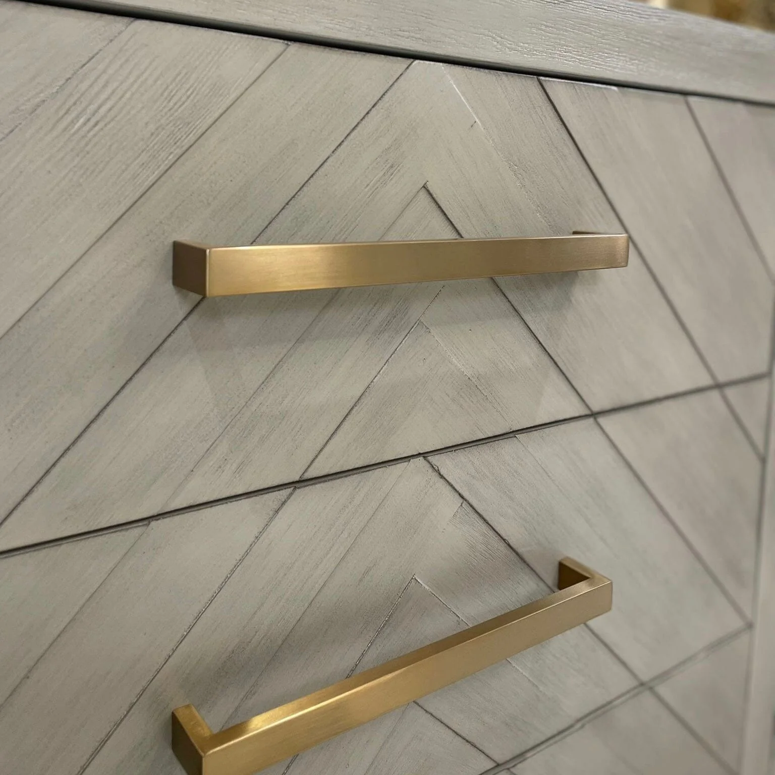 Cortina Premium 6 Drawer Chevron Chest - Image 4