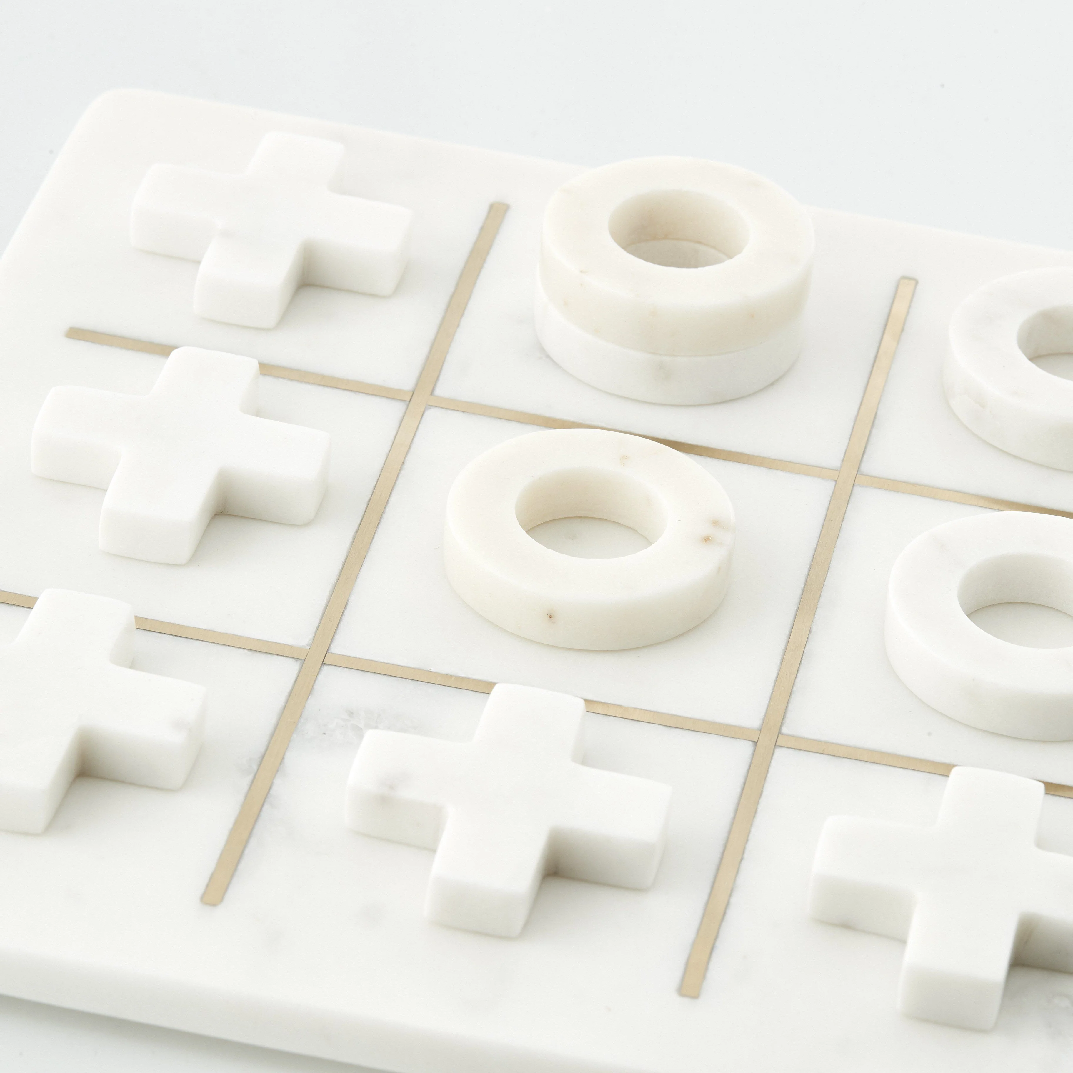 White Marble & Gold Noughts & Crosses Set - Image 7
