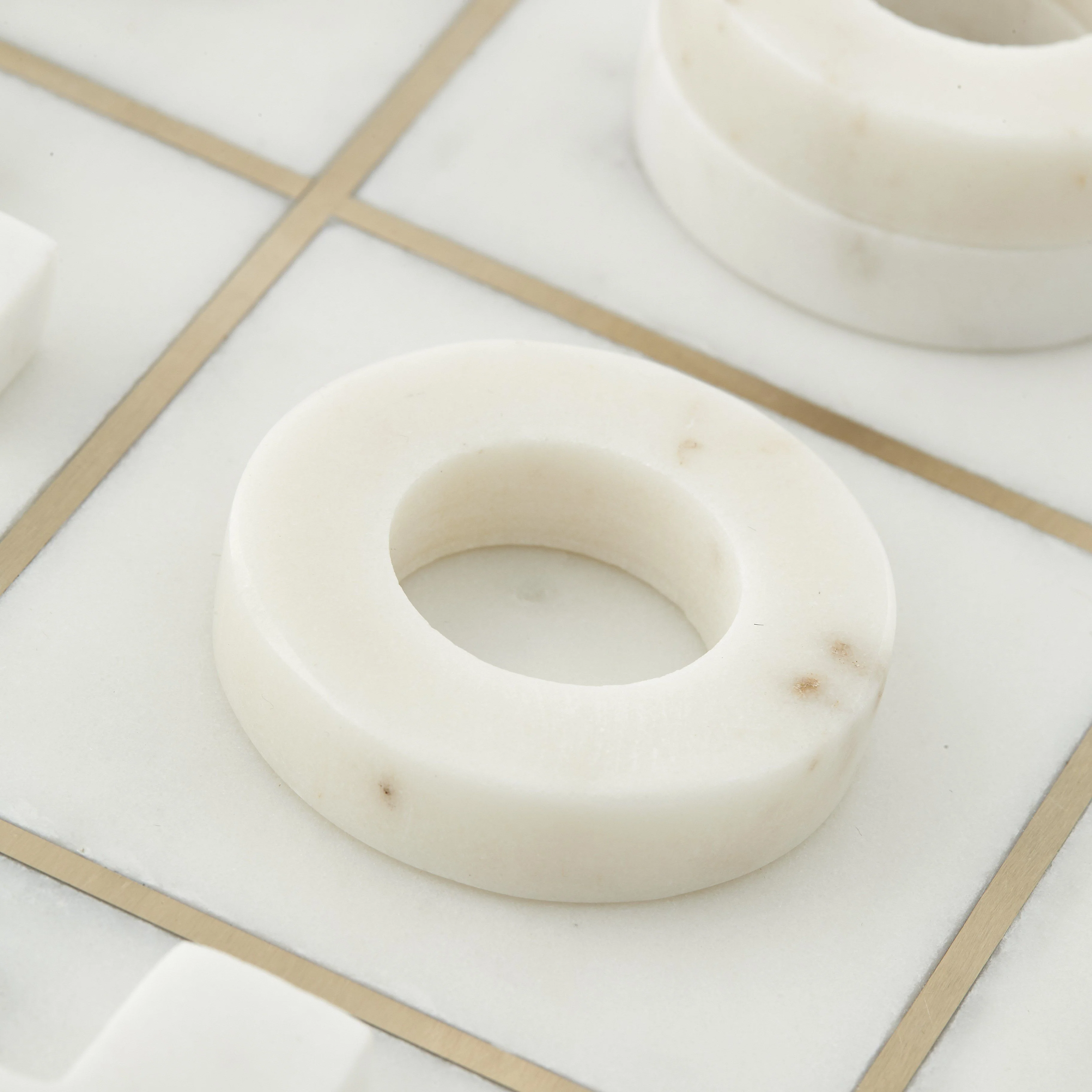 White Marble & Gold Noughts & Crosses Set - Image 8
